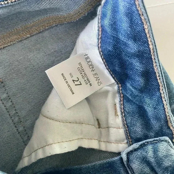 Hidden Jeans Two Color Distressed Raw Hem - Picture 5 of 9